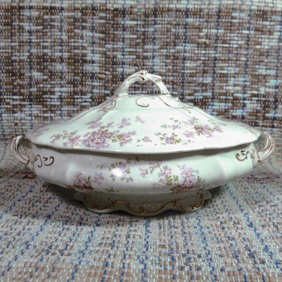 Etruria-Mellor & Co Covered Vegetable Dish with Lid, Gold Accents - Picture 1 of 12